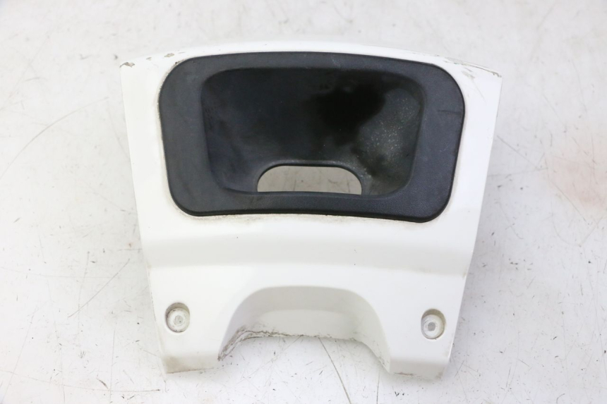 photo de UNTERE HINTERE VERKLEIDUNGSVERBINDUNG PEUGEOT SATELIS 125 (2010 - 2012)