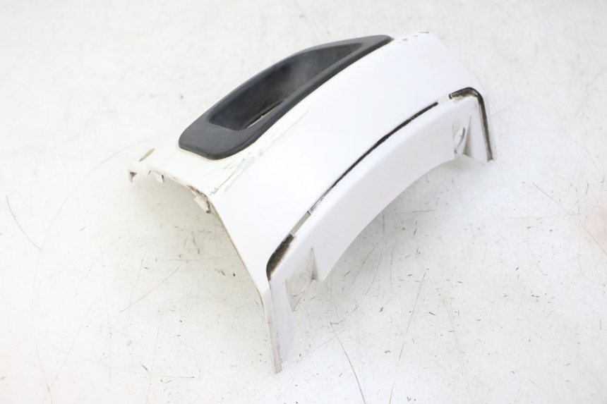 photo de UNTERE HINTERE VERKLEIDUNGSVERBINDUNG PEUGEOT SATELIS 125 (2010 - 2012)