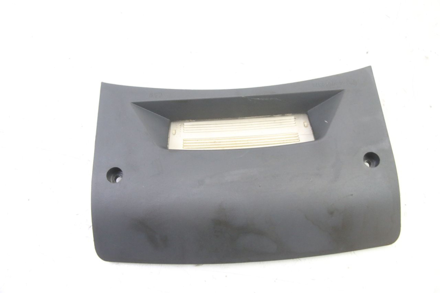 photo de VERKLEIDUNG HINTEN MITTE UNTER PIAGGIO SUPER LX 125 (2000 - 2003)