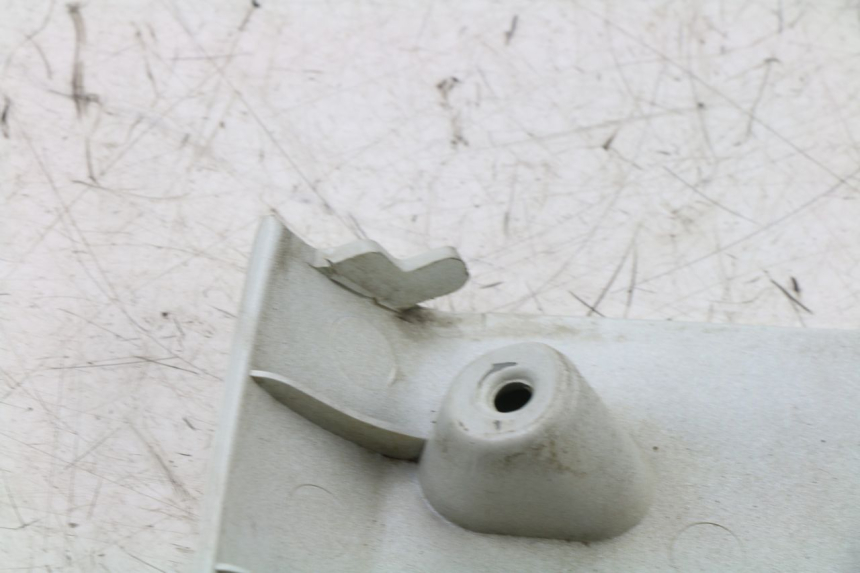 photo de UNTERE HINTERE VERKLEIDUNGSVERBINDUNG TGB X-MOTION XMOTION 125 (2008 - 2014)