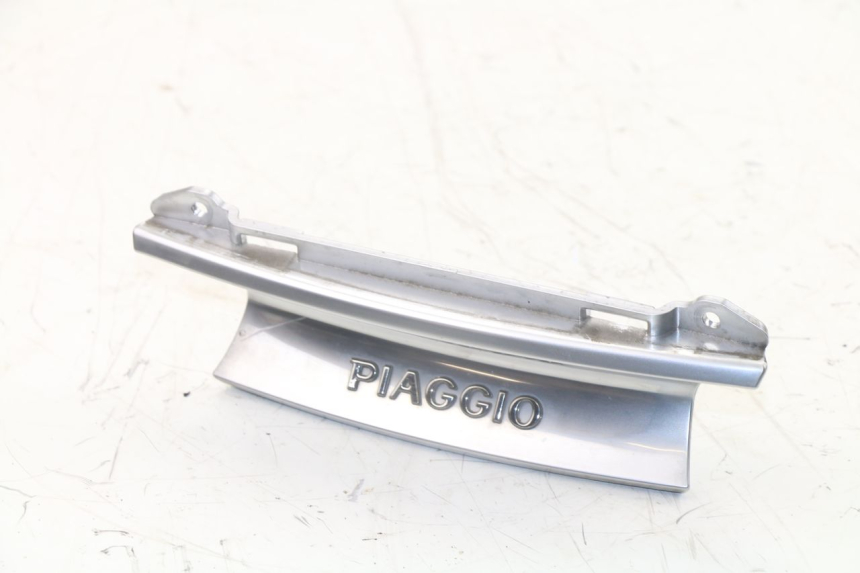 photo de VERKLEIDUNG HINTEN MITTE UNTER PIAGGIO X10 500 (2012 - 2018)