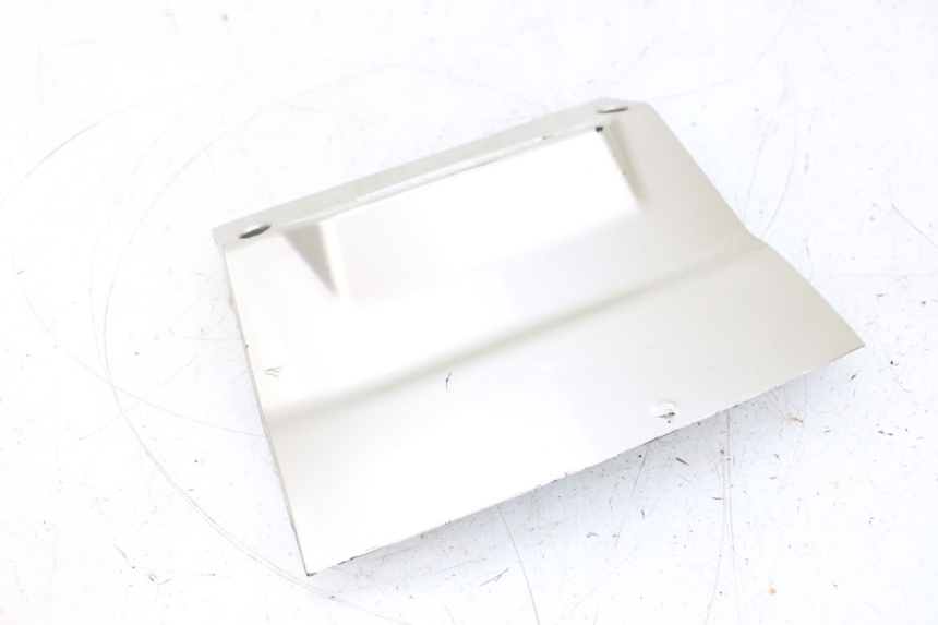 photo de VERKLEIDUNG HINTEN MITTE UNTER PIAGGIO X8 125 (2004 - 2007) - Hauptansicht