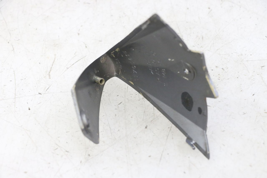 photo de VERKLEIDUNG HINTEN MITTE PEUGEOT JET FORCE CARBU 50 (2003 - 2016)
