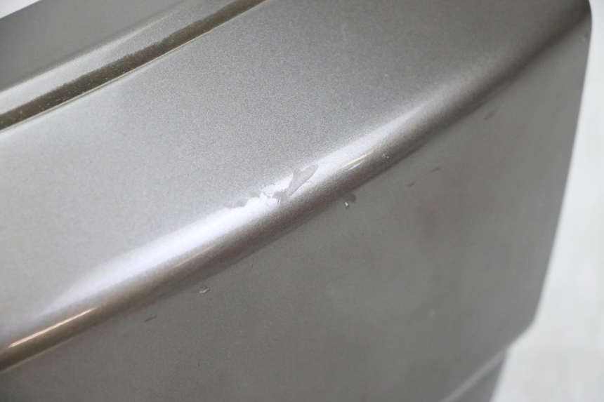 photo de VERKLEIDUNG HINTEN MITTE PEUGEOT SATELIS 125 (2013 - 2018)