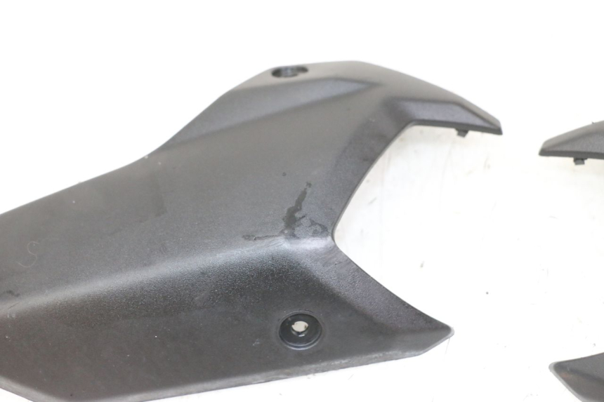 photo de VERKLEIDUNG HINTEN MITTE PEUGEOT STREETZONE 4T 50 (2018 - 2023)