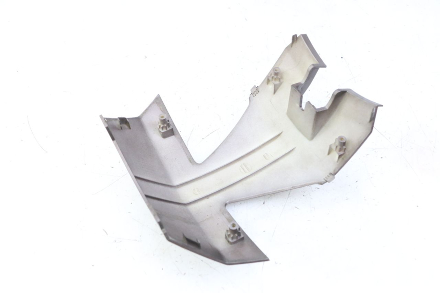 photo de VERKLEIDUNG HINTEN MITTE PEUGEOT VIVACITY 125 (2010 - 2017)