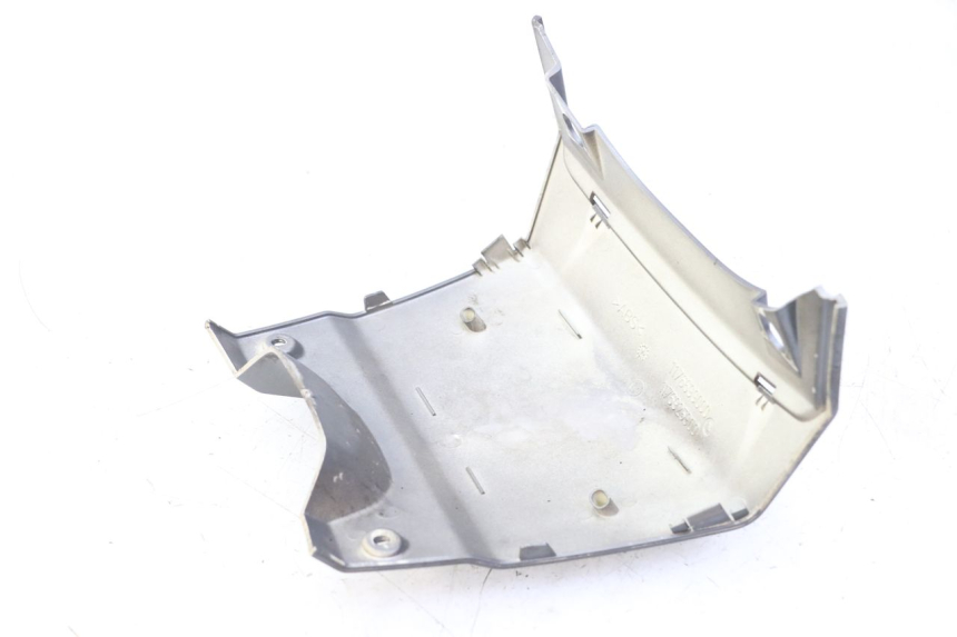 photo de VERKLEIDUNG HINTEN MITTE PEUGEOT SATELIS 125 (2013 - 2018)