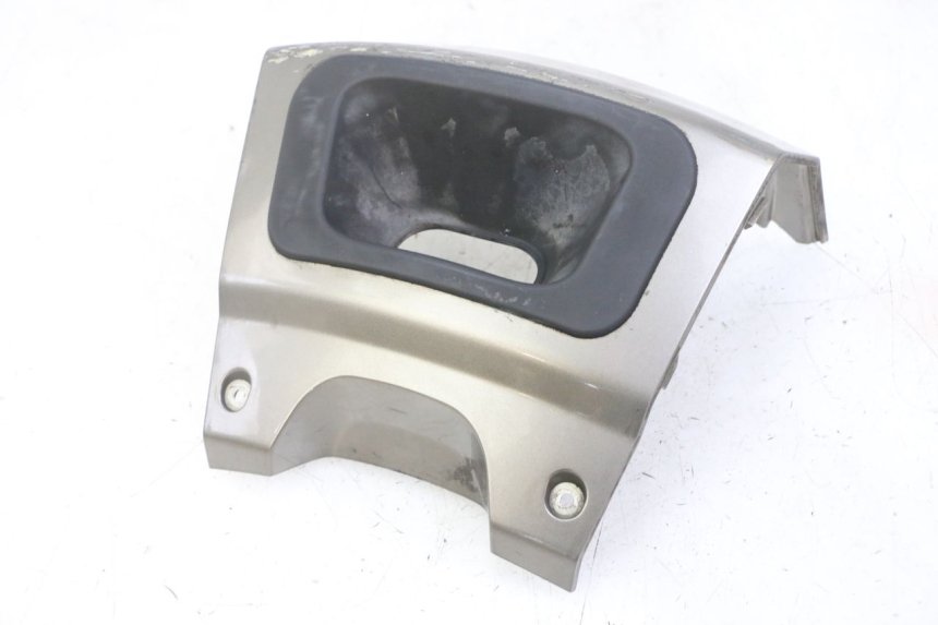 photo de VERKLEIDUNG HINTEN MITTE PEUGEOT SATELIS 125 (2013 - 2018)