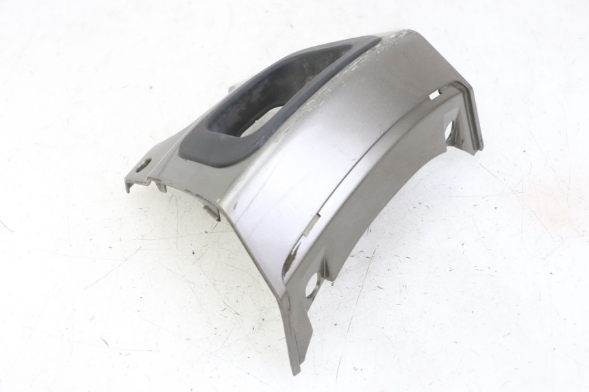 photo de VERKLEIDUNG HINTEN MITTE PEUGEOT SATELIS 125 (2013 - 2018)