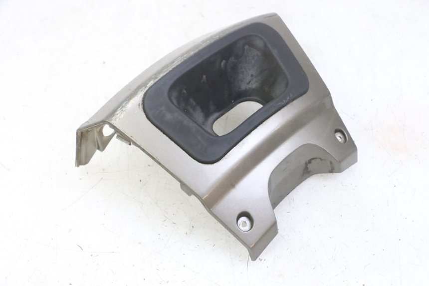 photo de VERKLEIDUNG HINTEN MITTE PEUGEOT SATELIS 125 (2013 - 2018)