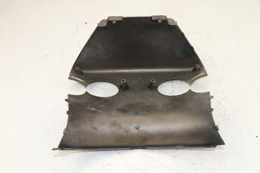 photo de VERKLEIDUNG HINTEN MITTE MBK SKYLINER 125 (1998 - 2001)