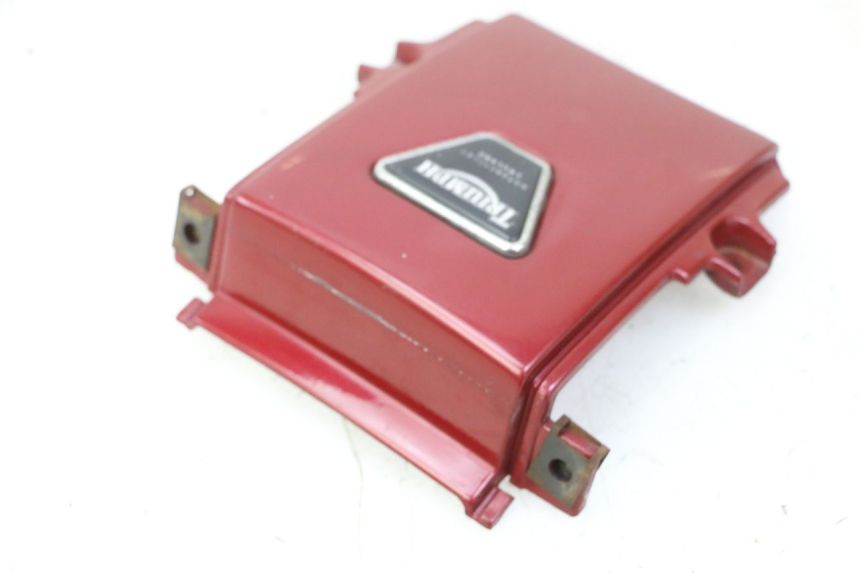 photo de VERKLEIDUNG HINTEN MITTE TRIUMPH SPRINT 900 (1995 - 1998)