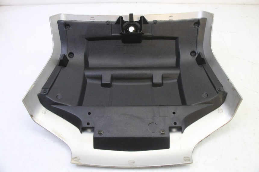 photo de VERKLEIDUNG HINTEN MITTE PIAGGIO SUPER LX 125 (2000 - 2003)