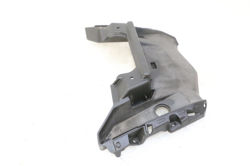 photo de VERKLEIDUNG HINTEN MITTE OBEN QUADRO 4 4D 350 (2015 - 2018)