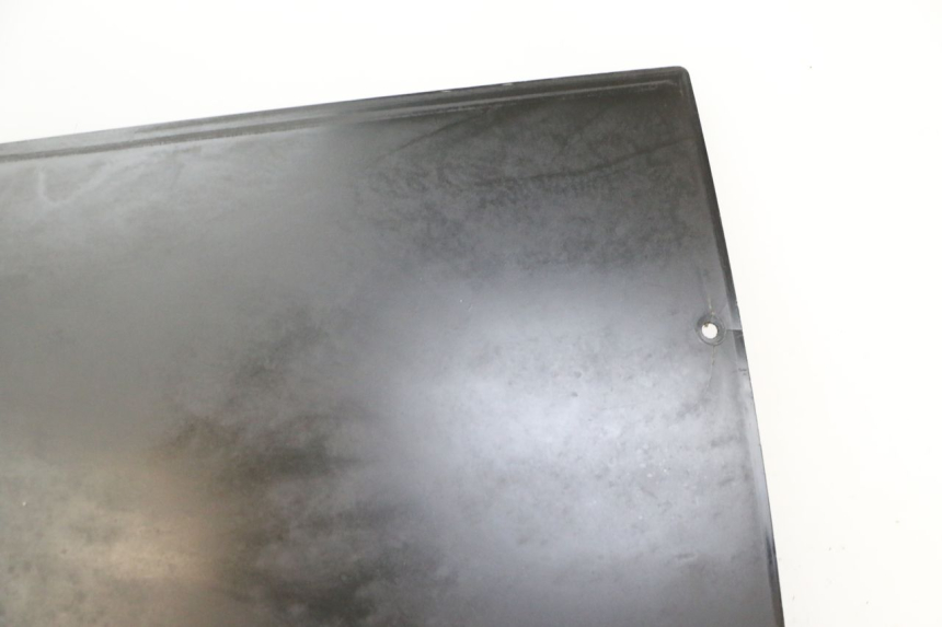 photo de VERKLEIDUNG HINTEN MITTE OBEN BMW C1 125 (2000 - 2003)