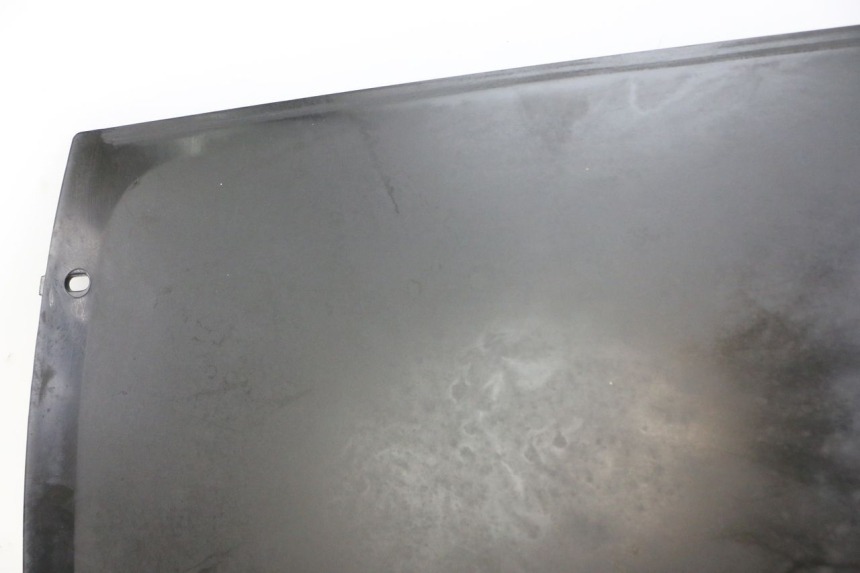 photo de VERKLEIDUNG HINTEN MITTE OBEN BMW C1 125 (2000 - 2003)