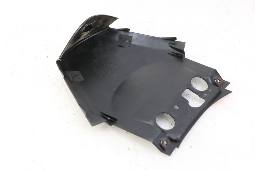 photo de OBERES HINTERES VERKLEIDUNGSTEILVERBINDER SUZUKI BURGMAN 125 (2007 - 2014)