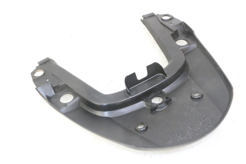 photo de VERKLEIDUNG HINTEN MITTE OBEN HONDA CBF 500 (2004 - 2007)