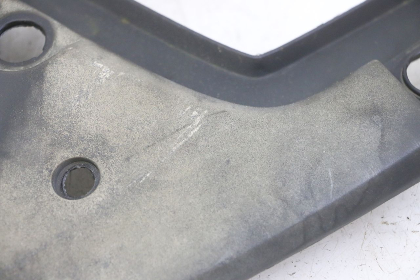 photo de VERKLEIDUNG HINTEN MITTE OBEN HONDA CBF 500 (2004 - 2007)