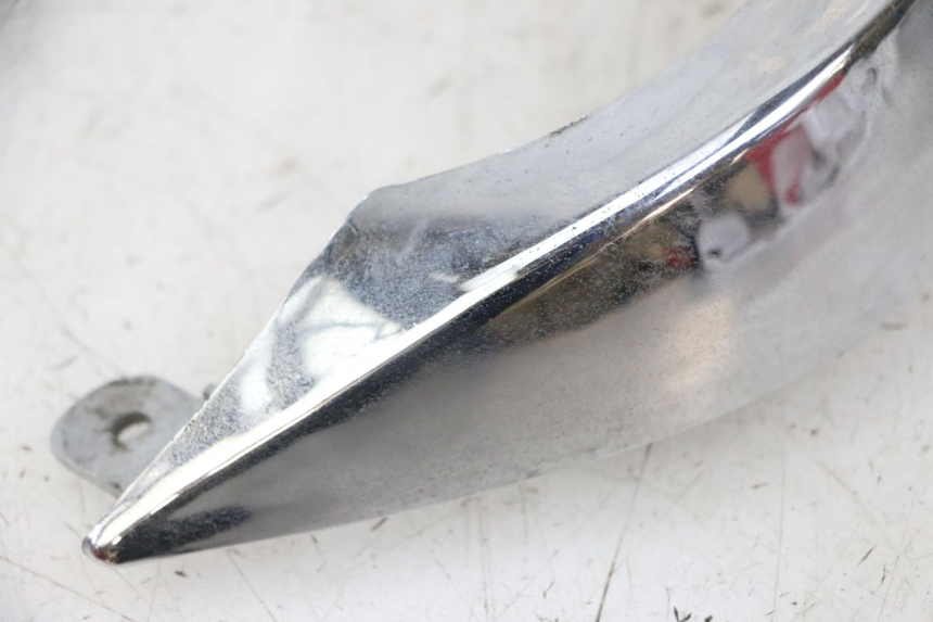 photo de VERKLEIDUNG HINTEN MITTE OBEN DAELIM BESBI 125 (2007 - 2008)