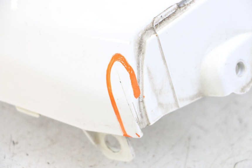 photo de VERKLEIDUNG HINTEN MITTE OBEN SYM FIDDLE 3 III 50 (2014 - 2020)