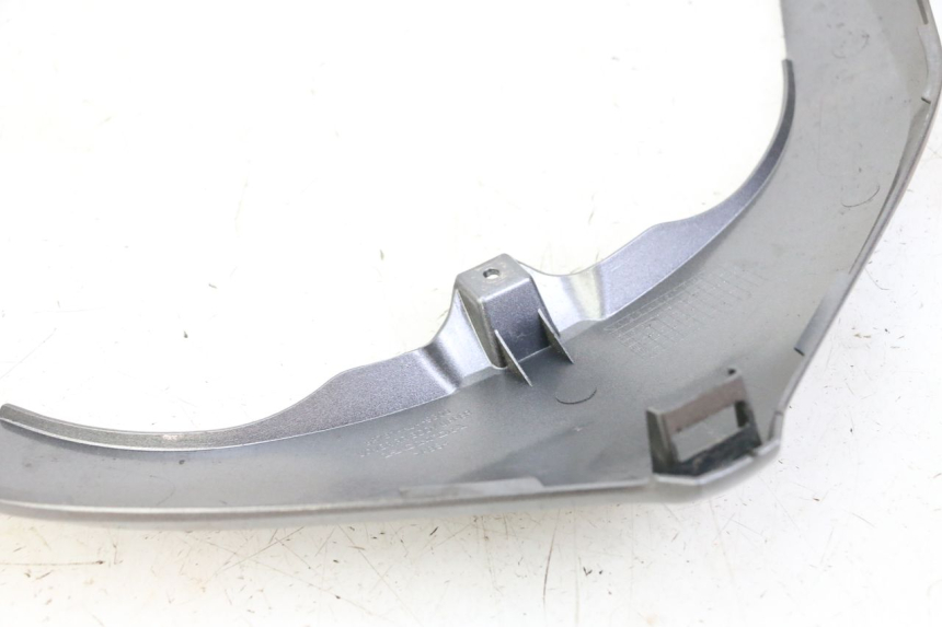 photo de VERKLEIDUNG HINTEN MITTE OBEN HONDA FORZA ABS 300 (2013 - 2019)