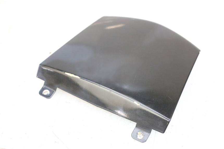 photo de VERKLEIDUNG HINTEN MITTE OBEN GILERA NEXUS 300 (2008 - 2013)