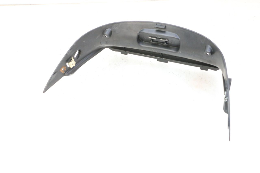 photo de VERKLEIDUNG HINTEN MITTE OBEN DAELIM HISTORY 125 (2001 - 2002)