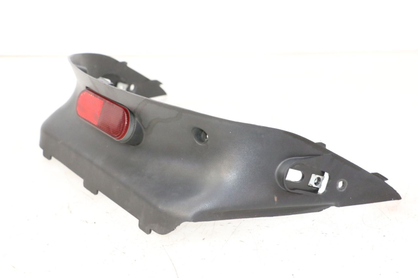 photo de VERKLEIDUNG HINTEN MITTE OBEN DAELIM HISTORY 125 (2001 - 2002)