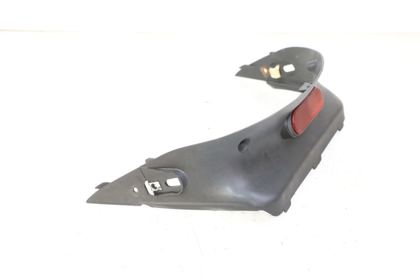 photo de VERKLEIDUNG HINTEN MITTE OBEN DAELIM HISTORY 125 (2001 - 2002)