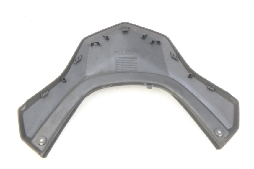 photo de OBERES HINTERES VERKLEIDUNGSTEILVERBINDER HONDA FORZA 125 (2015 - 2016)