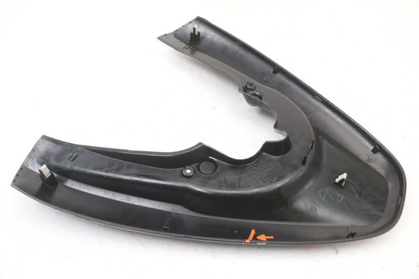 photo de VERKLEIDUNG HINTEN MITTE OBEN HONDA PCX (JF28) 125 (2009 - 2011)