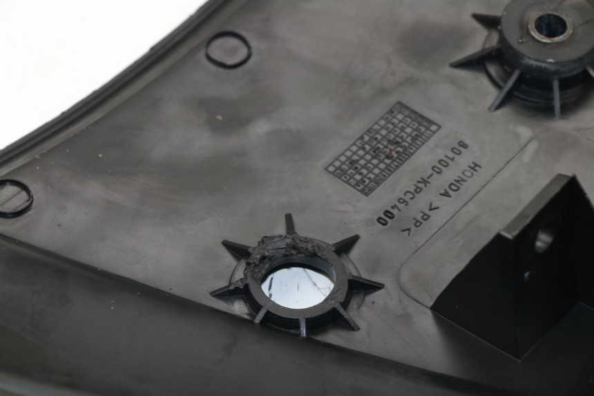 photo de VERKLEIDUNG HINTEN MITTE OBEN HONDA XLV VARADERO 125 (2000 - 2006)