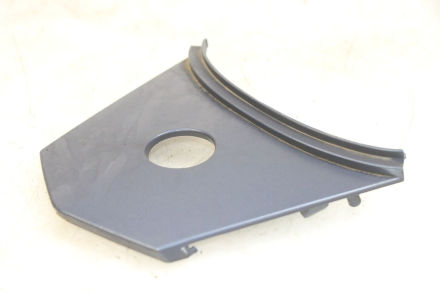 photo de HECKVERKLEIDUNG OBERER HINTERER VERBINDUNGSSTÜCK SYM JET 14 4T 50 (2018 - 2022)