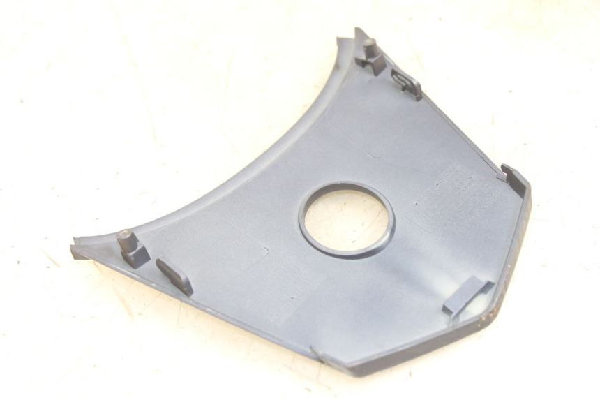 photo de HECKVERKLEIDUNG OBERER HINTERER VERBINDUNGSSTÜCK SYM JET 14 4T 50 (2018 - 2022)