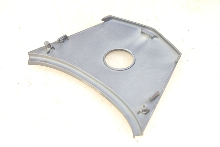 photo de HECKVERKLEIDUNG OBERER HINTERER VERBINDUNGSSTÜCK SYM JET 14 4T 50 (2018 - 2022)