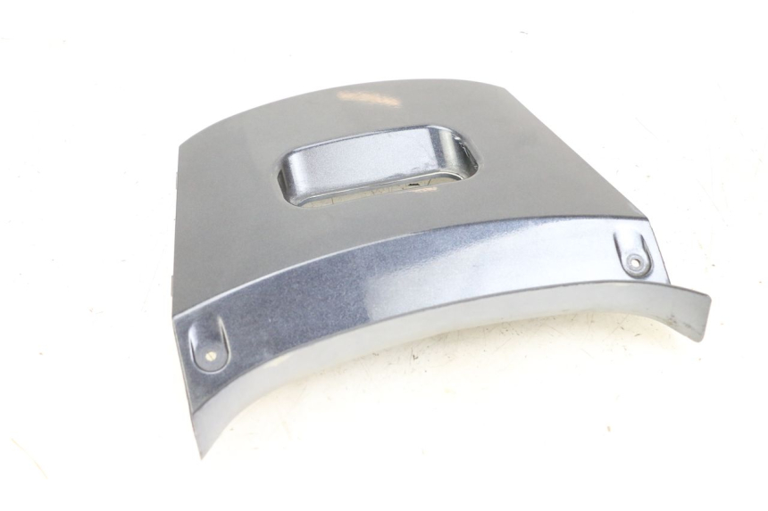 photo de VERKLEIDUNG HINTEN MITTE OBEN KYMCO XCITING 250 (2006 - 2009)