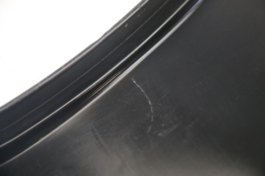 photo de VERKLEIDUNG HINTEN MITTE OBEN SYM ORBIT III 3 4T 50 (2021 - 2025)