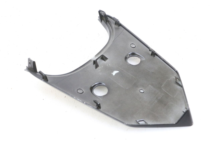 photo de VERKLEIDUNG HINTEN MITTE OBEN SYM ORBIT III 3 4T 50 (2021 - 2025) - Zoom auf Gebrauchszustand