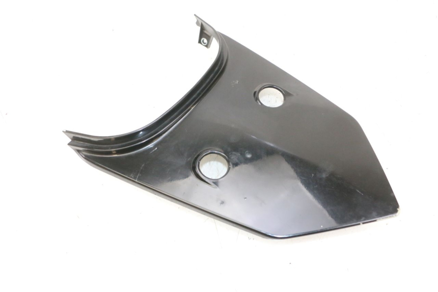 photo de VERKLEIDUNG HINTEN MITTE OBEN SYM ORBIT III 3 4T 50 (2021 - 2025) - Details der Befestigungspunkte