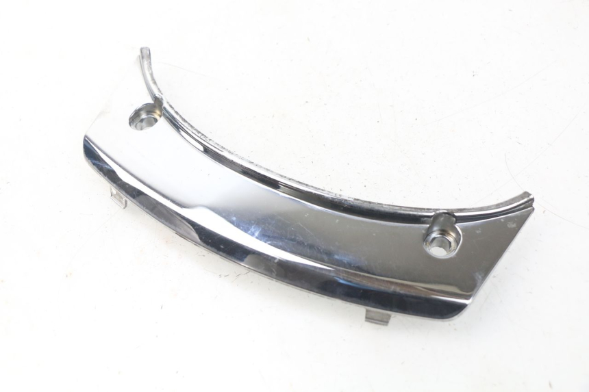 photo de VERKLEIDUNG HINTEN MITTE OBEN PEUGEOT SATELIS 300 (2012 - 2015)
