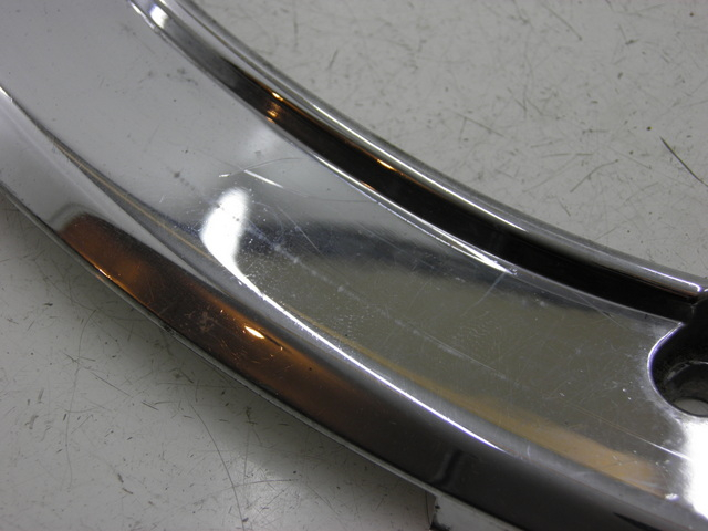 photo de OBERE HINTERE VERKLEIDUNGSVERBINDUNG PEUGEOT SATELIS 125 (2006 - 2009)