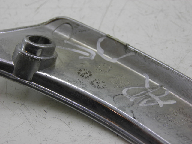 photo de OBERE HINTERE VERKLEIDUNGSVERBINDUNG PEUGEOT SATELIS 125 (2006 - 2009)