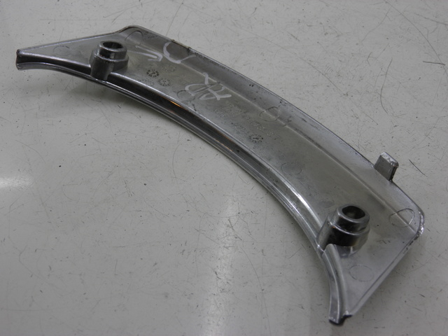 photo de OBERE HINTERE VERKLEIDUNGSVERBINDUNG PEUGEOT SATELIS 125 (2006 - 2009)