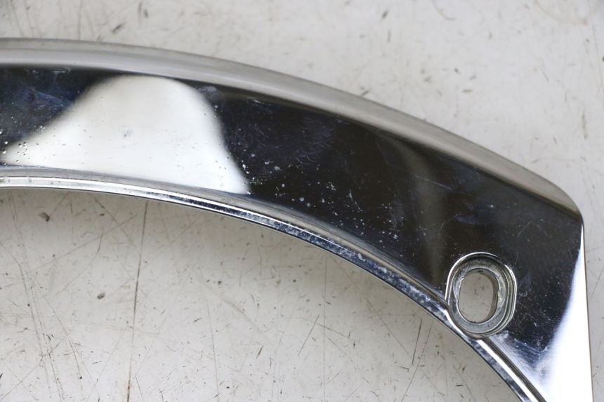 photo de VERKLEIDUNG HINTEN MITTE OBEN PEUGEOT SATELIS 125 (2013 - 2018)