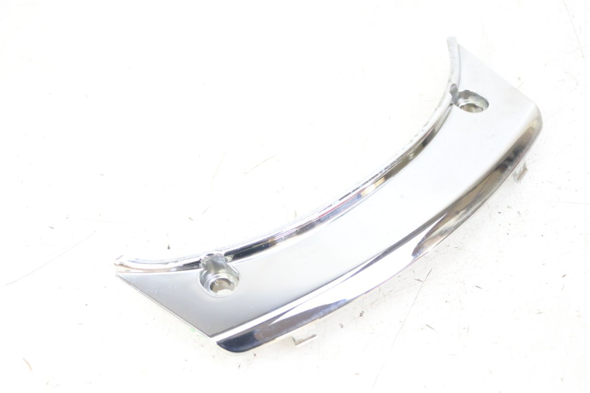 photo de VERKLEIDUNG HINTEN MITTE OBEN PEUGEOT SATELIS 125 (2013 - 2018)