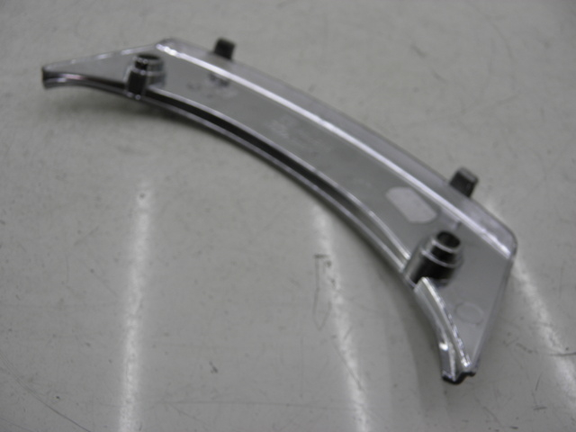 photo de VERKLEIDUNG HINTEN MITTE OBEN PEUGEOT SATELIS 125 (2010 - 2012)