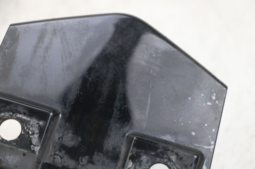 photo de VERKLEIDUNG HINTEN MITTE OBEN DAELIM S1 125 (2007 - 2016) - Detailansicht des Bauteils