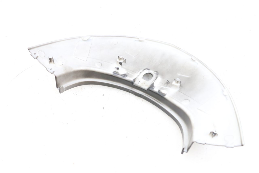 photo de VERKLEIDUNG HINTEN MITTE OBEN JM MOTORS SANTANA EVO 50 (2024 - 2026) - Zoom auf Gebrauchszustand