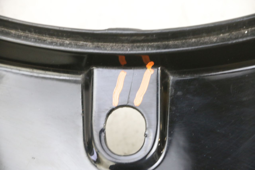 photo de VERKLEIDUNG HINTEN MITTE OBEN JM MOTORS SANTANA EVO 50 (2024 - 2026) - Details der Befestigungspunkte